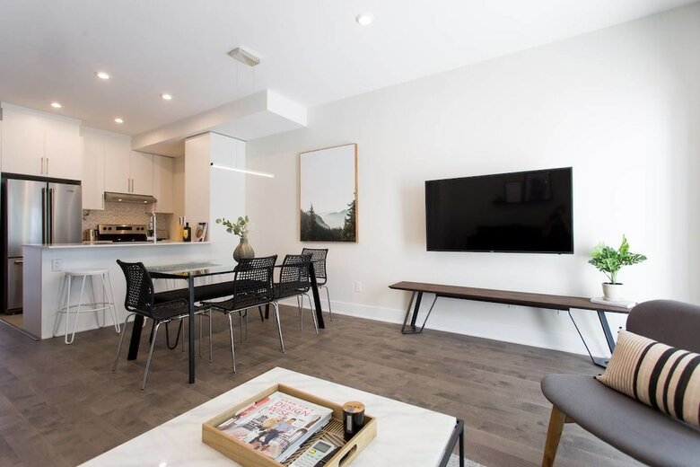 Stunning Split Level 3 Br Little Italy Apartment