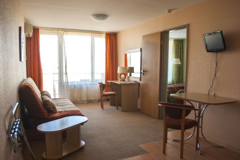 Hotel Mirniy Resort