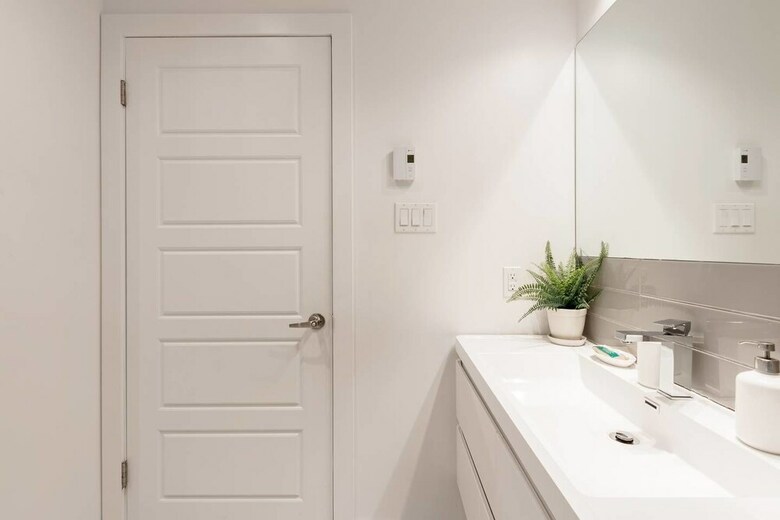 Exquisite Modern Condo In Little Italy