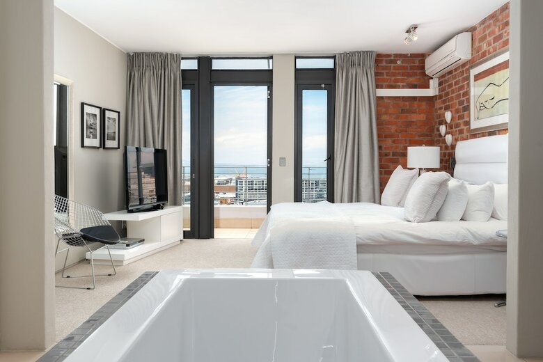 Metropolis Luxury Apartments