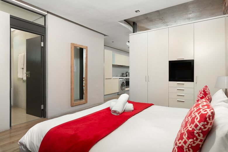 Metropolis Luxury Apartments