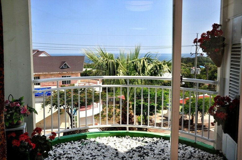 Jeju Jungmun Village