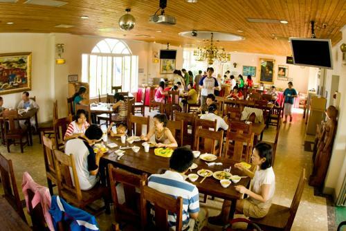 Hotel Swan Lake Villa Resort