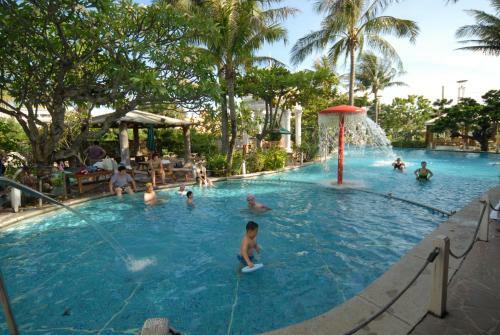 Hotel Swan Lake Villa Resort