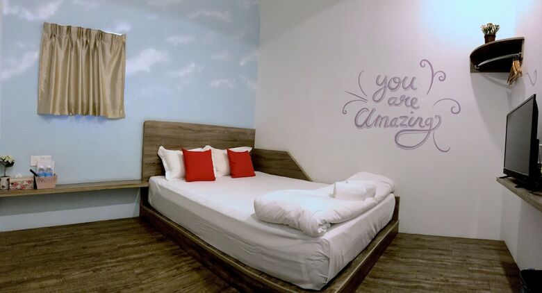 Hotel Winggarden Murals House
