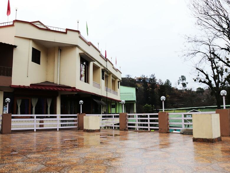 Hotel Shivalik River Retreat
