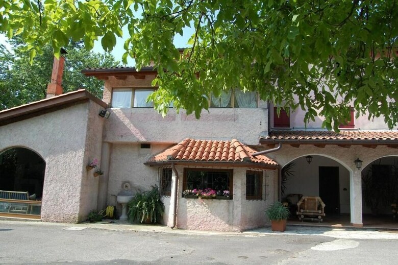 B&B Four Winds