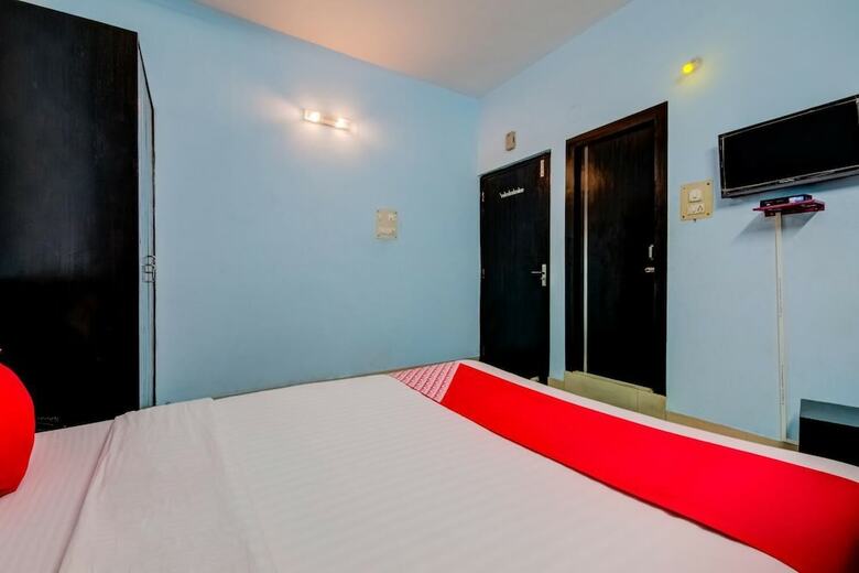 Oyo 14008 Hotel The Avenue