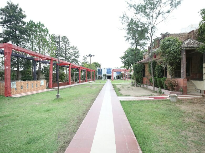 Hotel Oyo 15996 Ma Resort