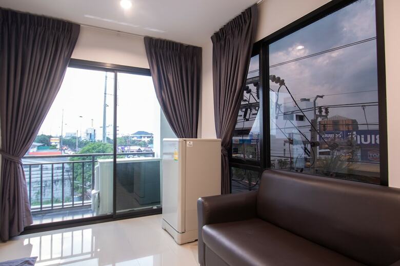 Baan Paknam Hotel