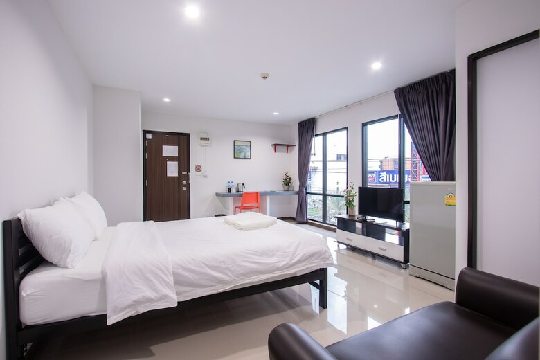 Baan Paknam Hotel