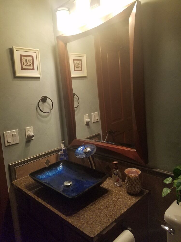 Hotel Shangri-la Bnb