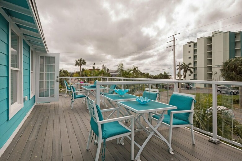 Oceanic Estate #4 - Two Bedroom Apartment