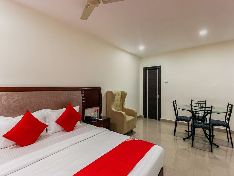 Hotel Oyo 24799 Redlas Inn