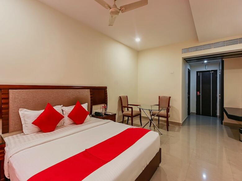 Hotel Oyo 24799 Redlas Inn