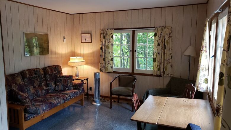Hotel Miners Bay Lodge