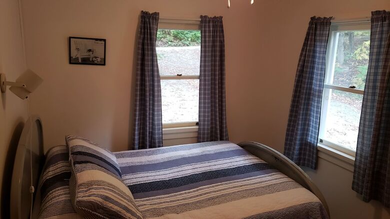 Hotel Miners Bay Lodge