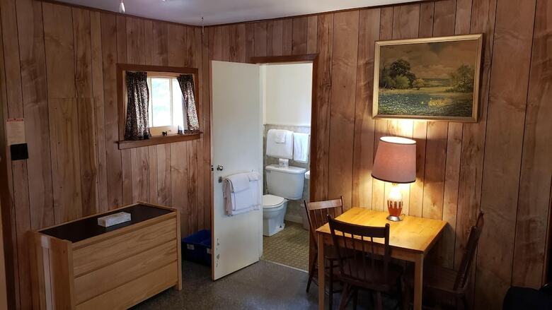 Hotel Miners Bay Lodge