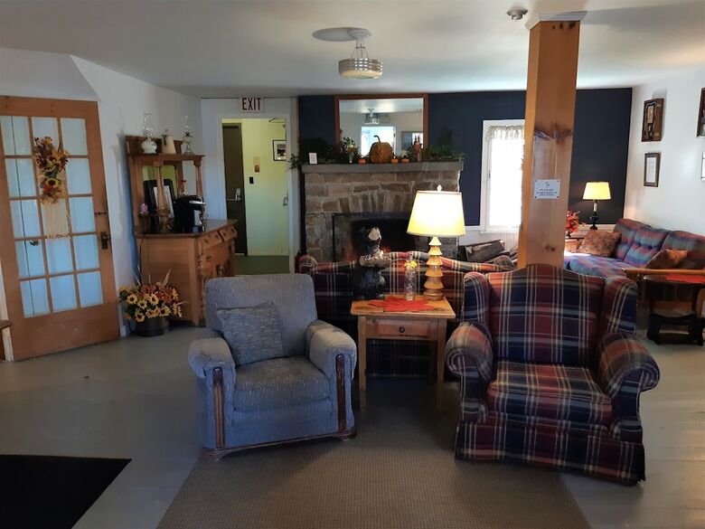 Hotel Miners Bay Lodge