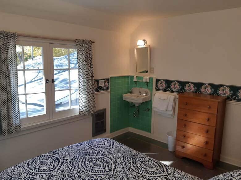 Hotel Miners Bay Lodge