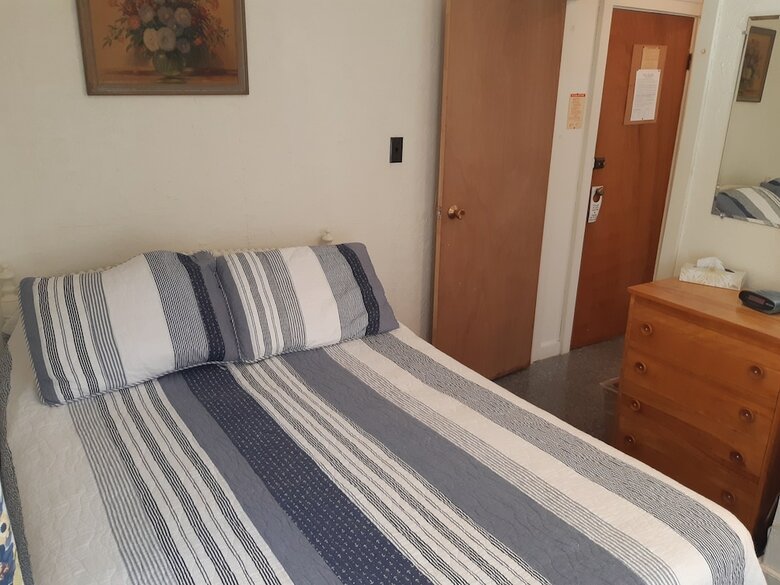 Hotel Miners Bay Lodge