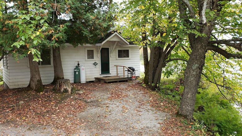 Hotel Miners Bay Lodge