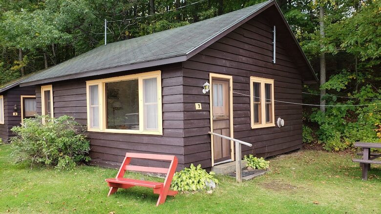 Hotel Miners Bay Lodge
