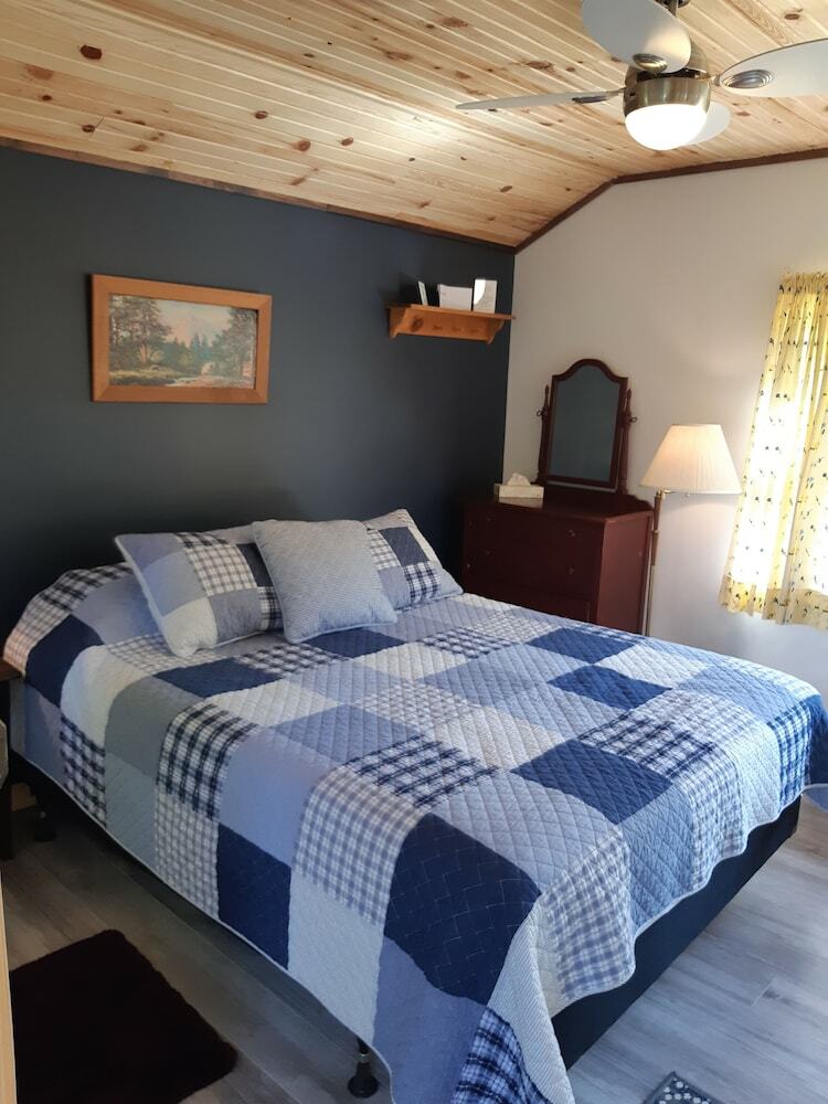 Hotel Miners Bay Lodge