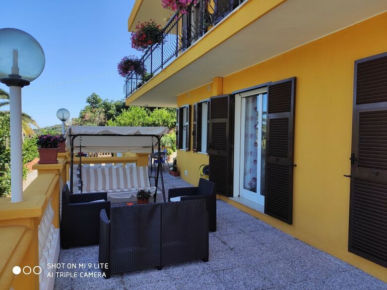 Charming Villa In Ventimiglia With Barbecue Area