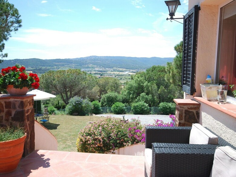 Magnificent Villa In Calonge With Terrace