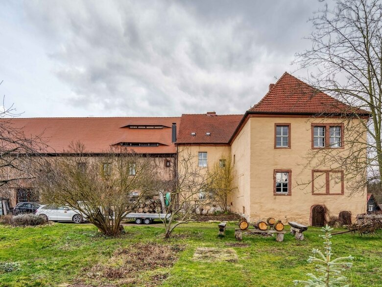 Luxurious Mansion In Mansfeld Ot Biesenrode With Barbecue