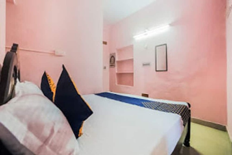 Hotel Rahul Residence