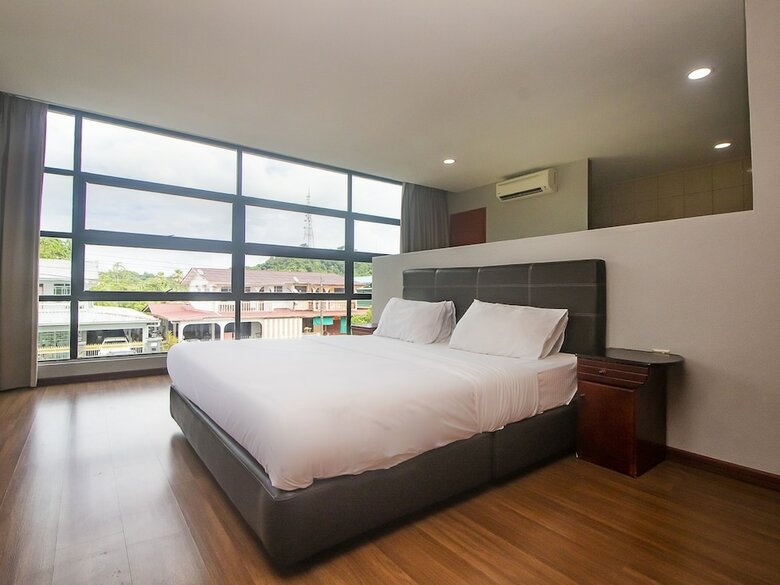 Hotel Oyo 90059 Ltk Home