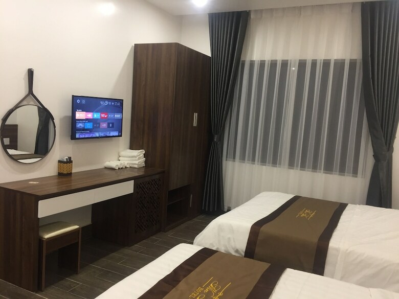 Win Win Hotel
