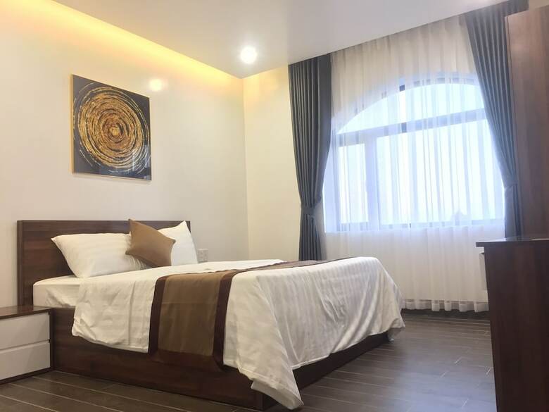 Win Win Hotel