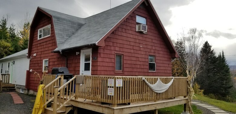 Mountainside Hideaway Cottage & Suites