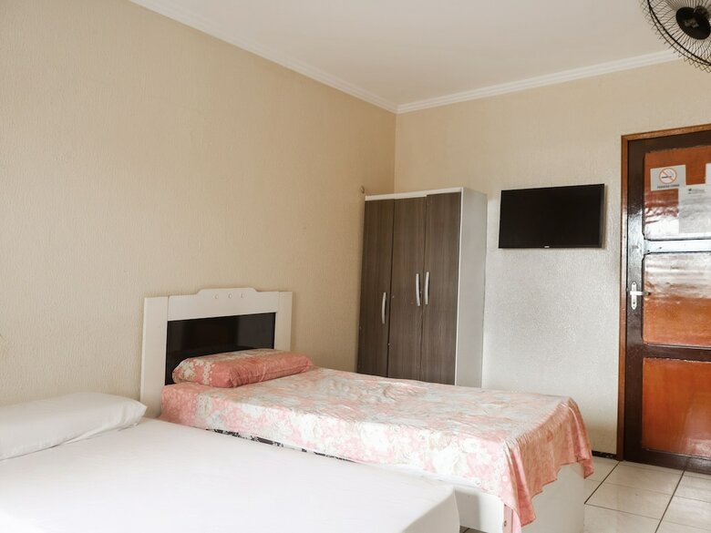 Hotel Oyo Pousada Tropical