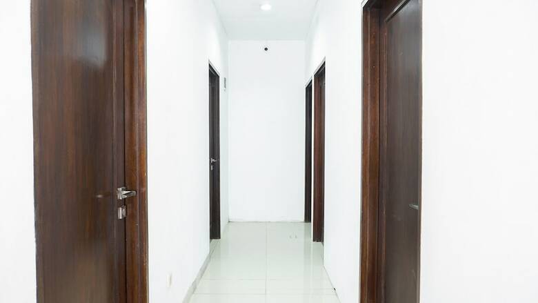 Hotel Oyo 2609 Black Dots