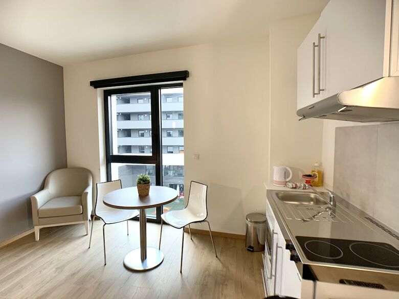 Apartamentos Cozy Studio. Open Space. Business / Leisure