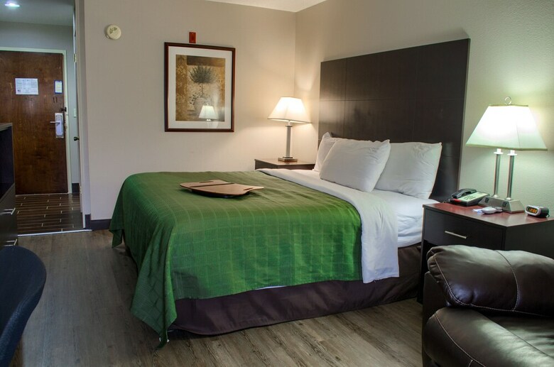 Hotel Hometown Inn