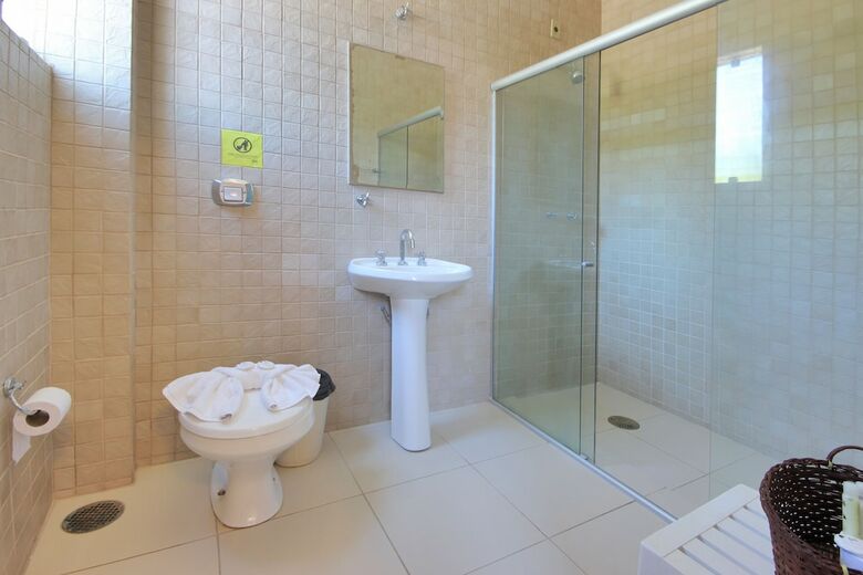 Cris Hotel