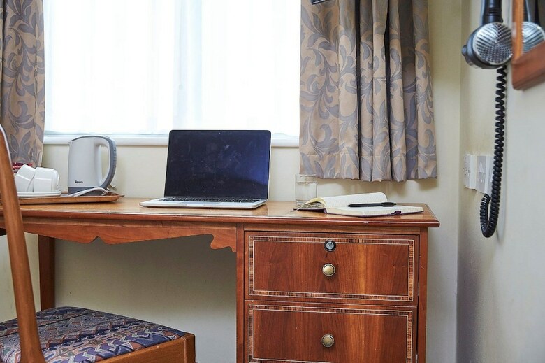 Hotel Yarnfield Park Training Centre