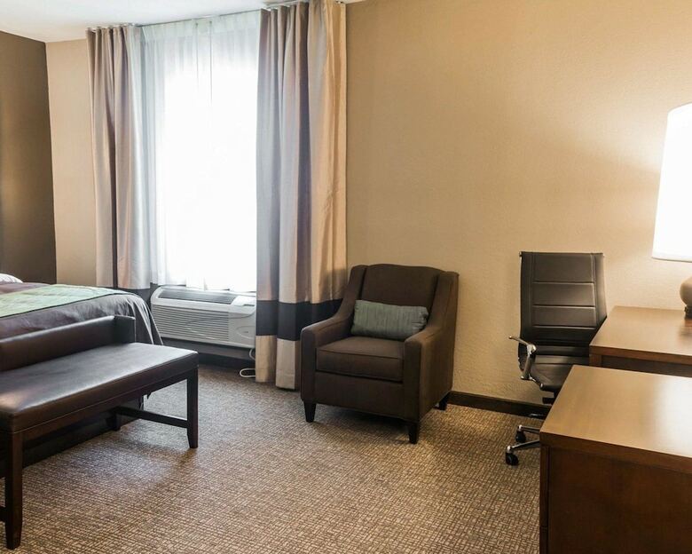 Motel Comfort Inn & Suites