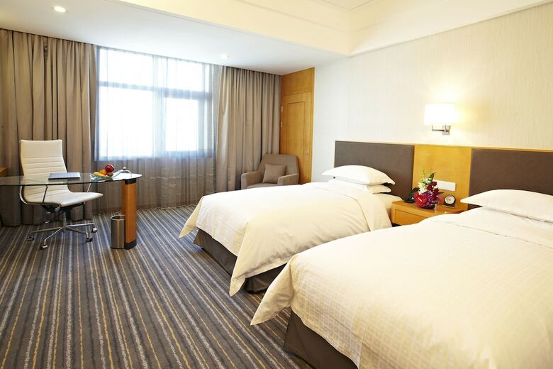 Hotel Ramada Plaza Shanghai Pudong Airport