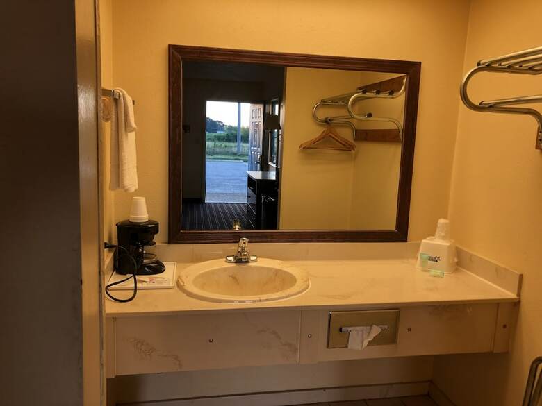 Motel Executive Inn & Suites