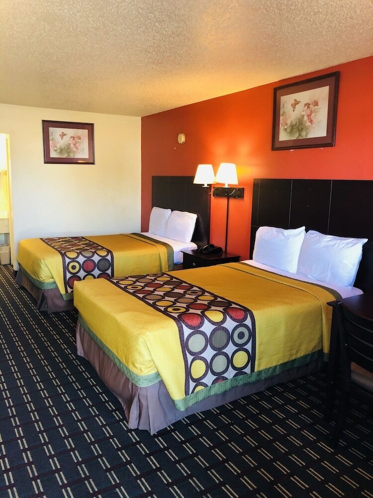 Motel Executive Inn & Suites
