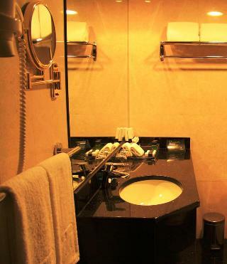 Trianon Royal Hotel