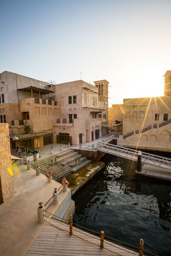 Al Seef Heritage Hotel Curio Collection By Hilton