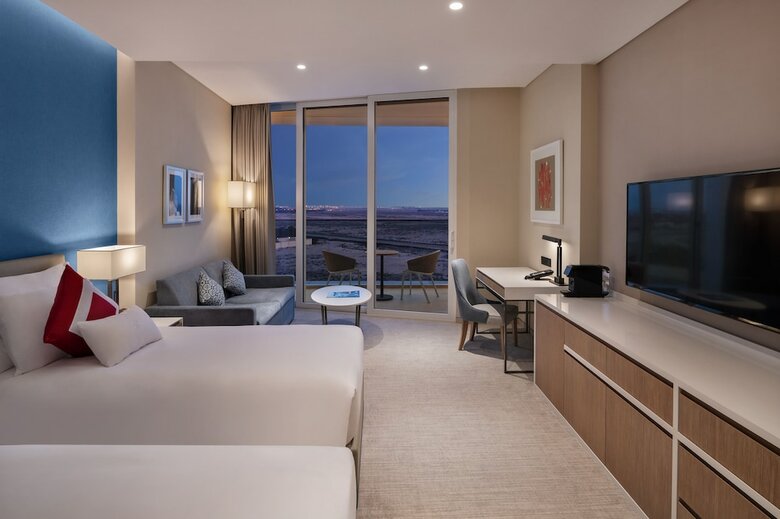 Ja Lake View Hotel