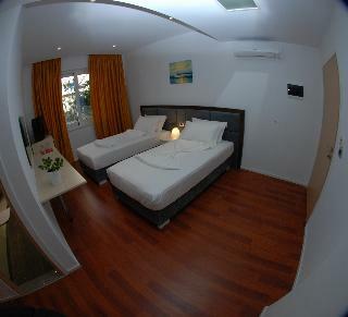 Summer Suite Hotel